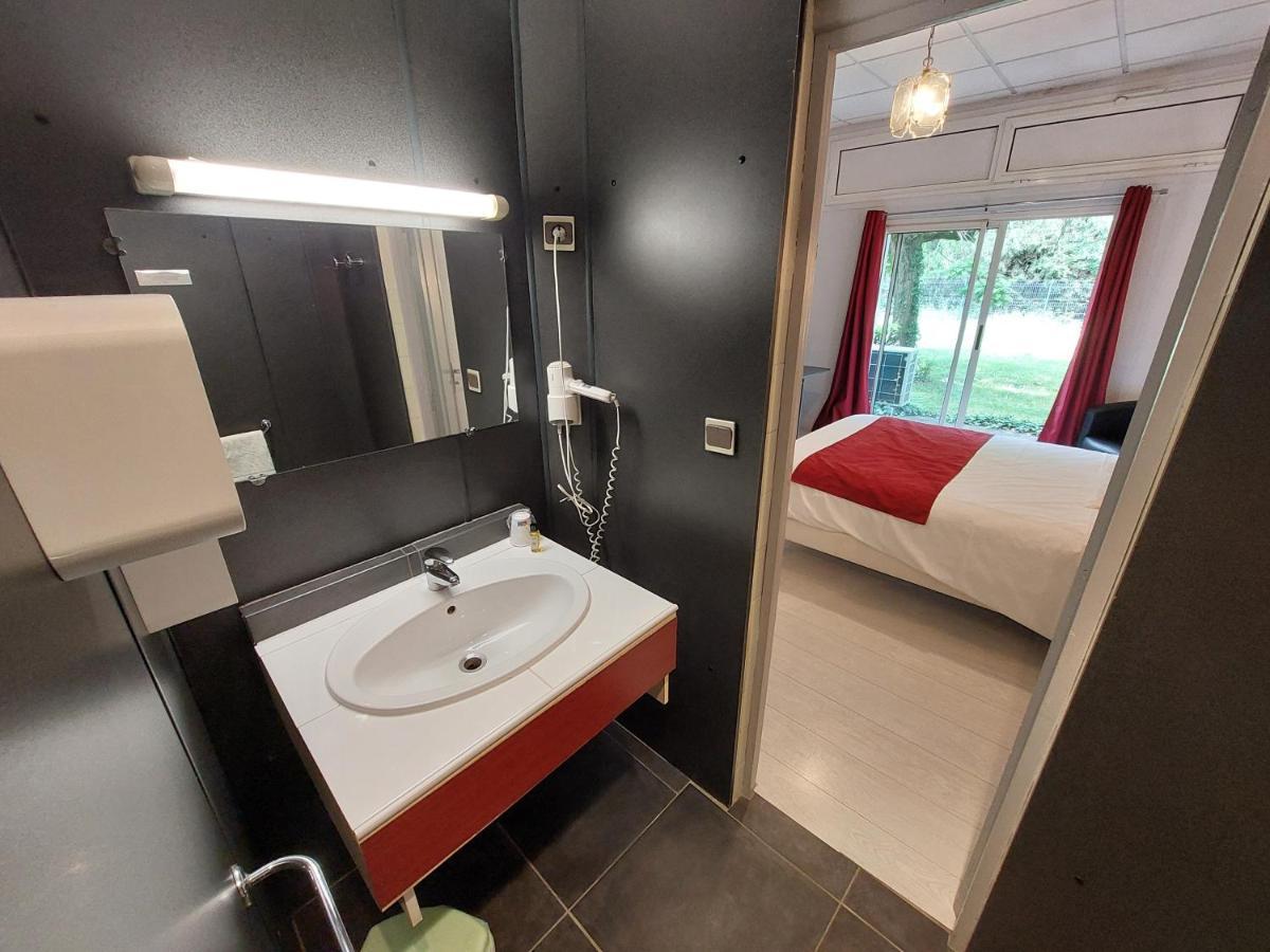 Logis Hotels - Hotel Et Restaurant Le Relais Des Garrigues Grisolles  Екстер'єр фото