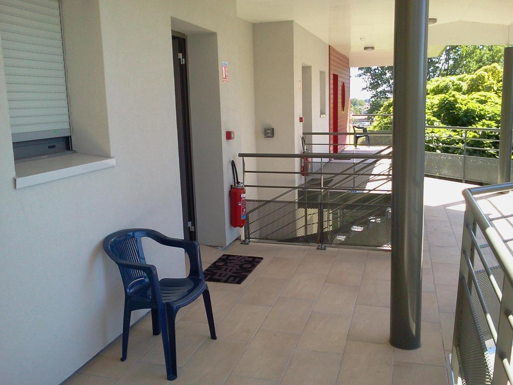 Logis Hotels - Hotel Et Restaurant Le Relais Des Garrigues Grisolles  Екстер'єр фото
